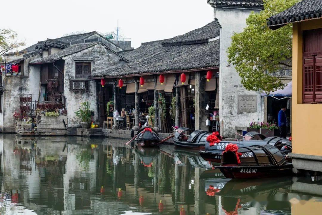 小萌妹的甜美装扮
